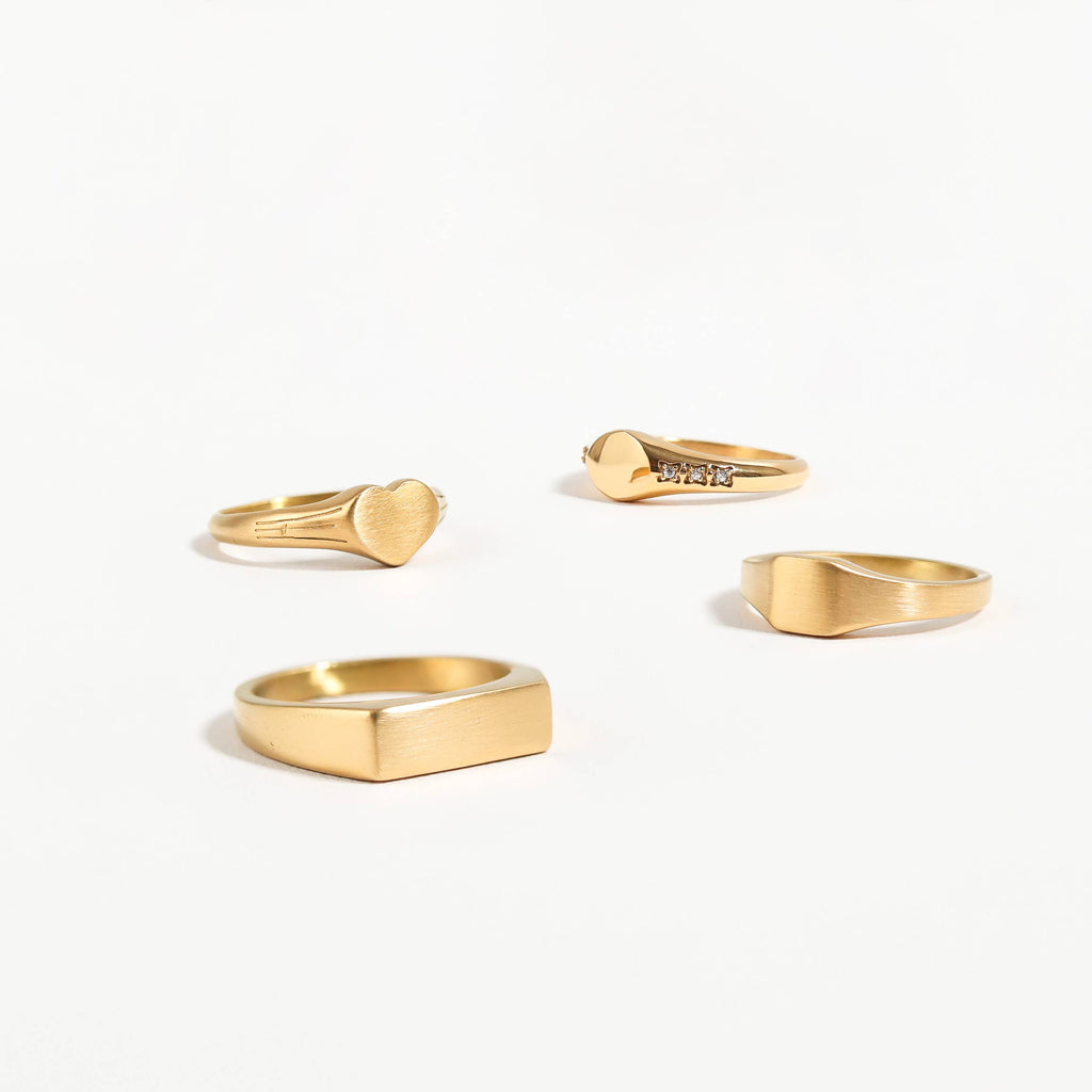 18k Gold Heart Ring - Engravable Heart Signet Ring for Women