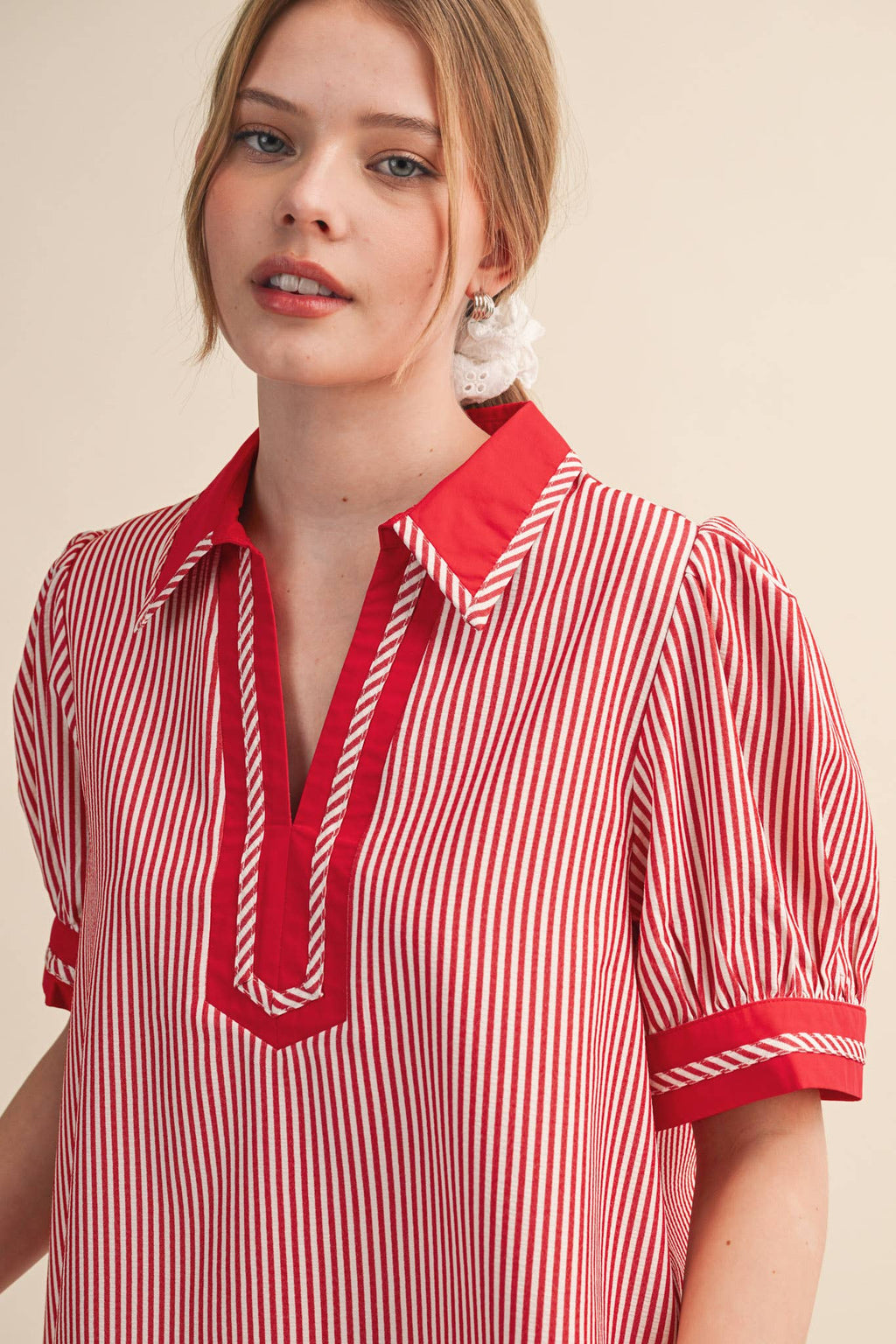 STRIPED CONTRAST BINDING COLLARED TOP