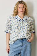 (PLUS) PRINTED FLORAL COLLAR TOP
