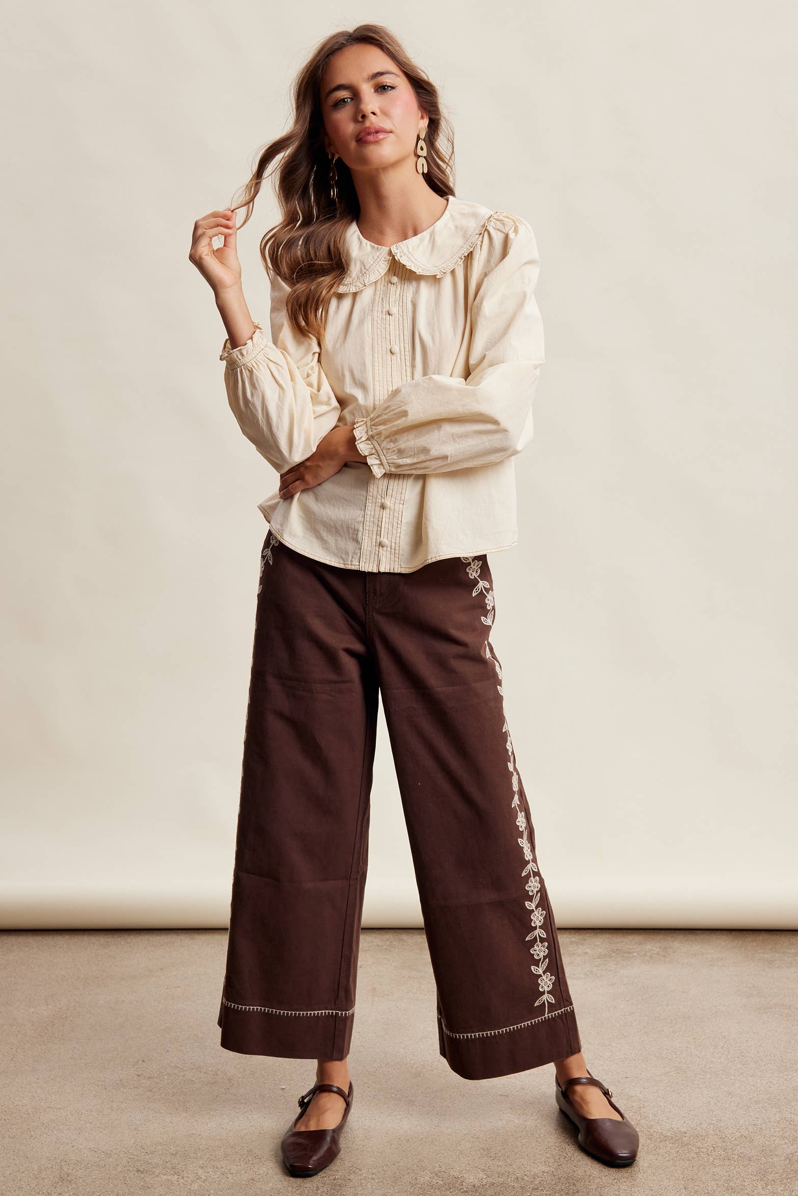 Contrast Stitch Ruffle Collar Cotton Blouse