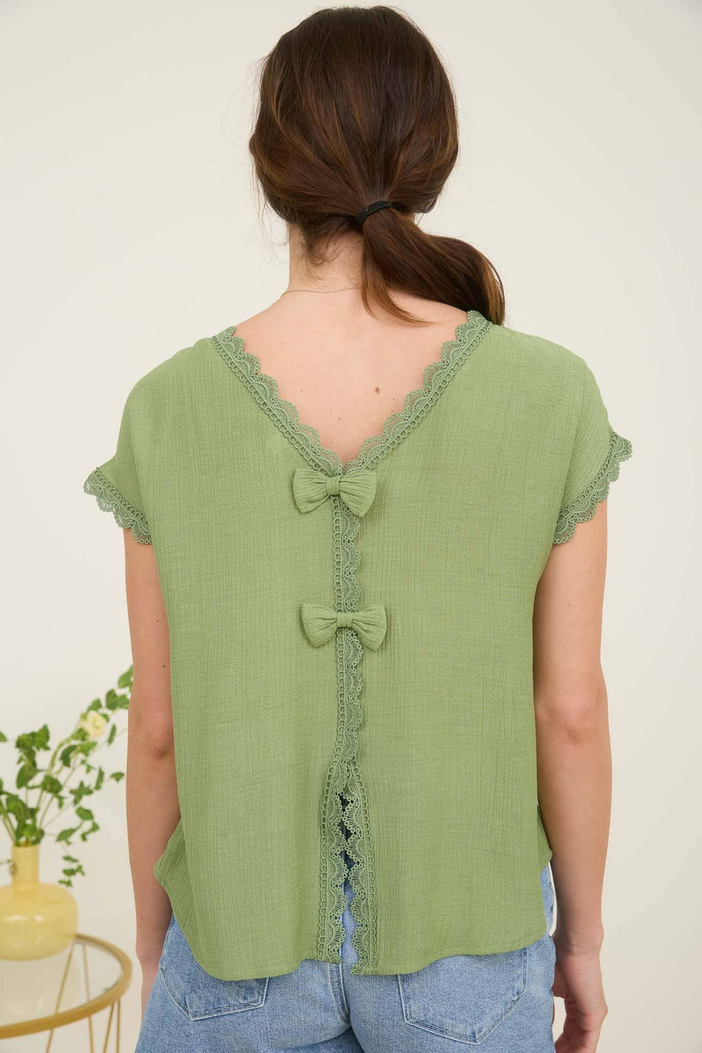 LACE TRIM BACK BOW DETAIL SHORT SLEEVE BLOUSE