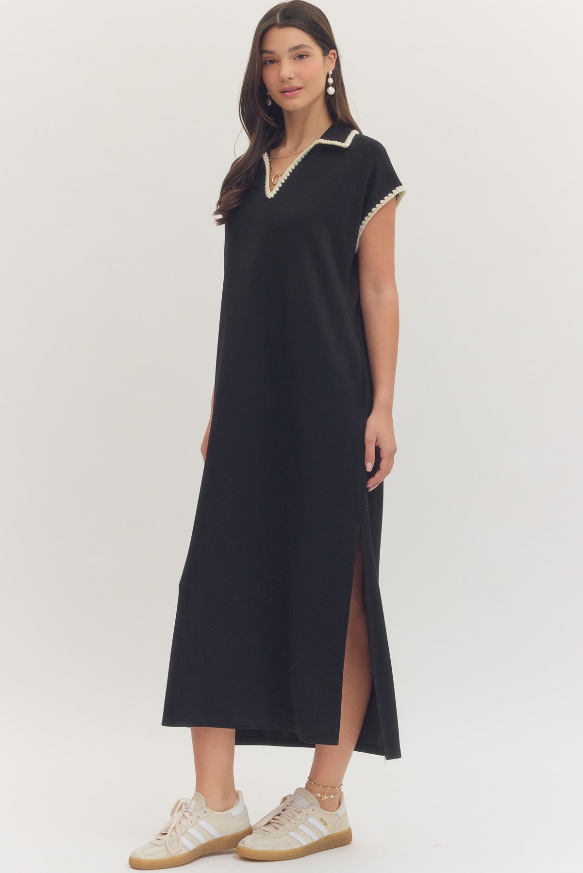CONTRAST TRIM V-NECK MIDI DRESS