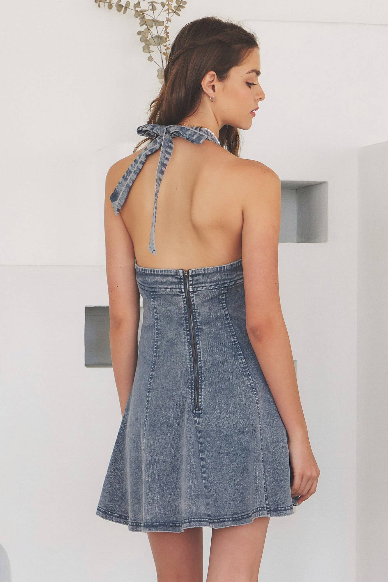 TIE HALTER NECK FLARE DRESS