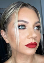 Liquid Lipstick - Iconic