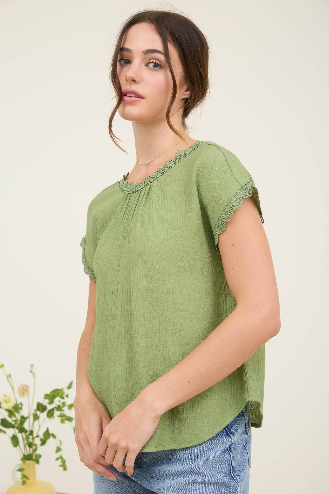 LACE TRIM BACK BOW DETAIL SHORT SLEEVE BLOUSE