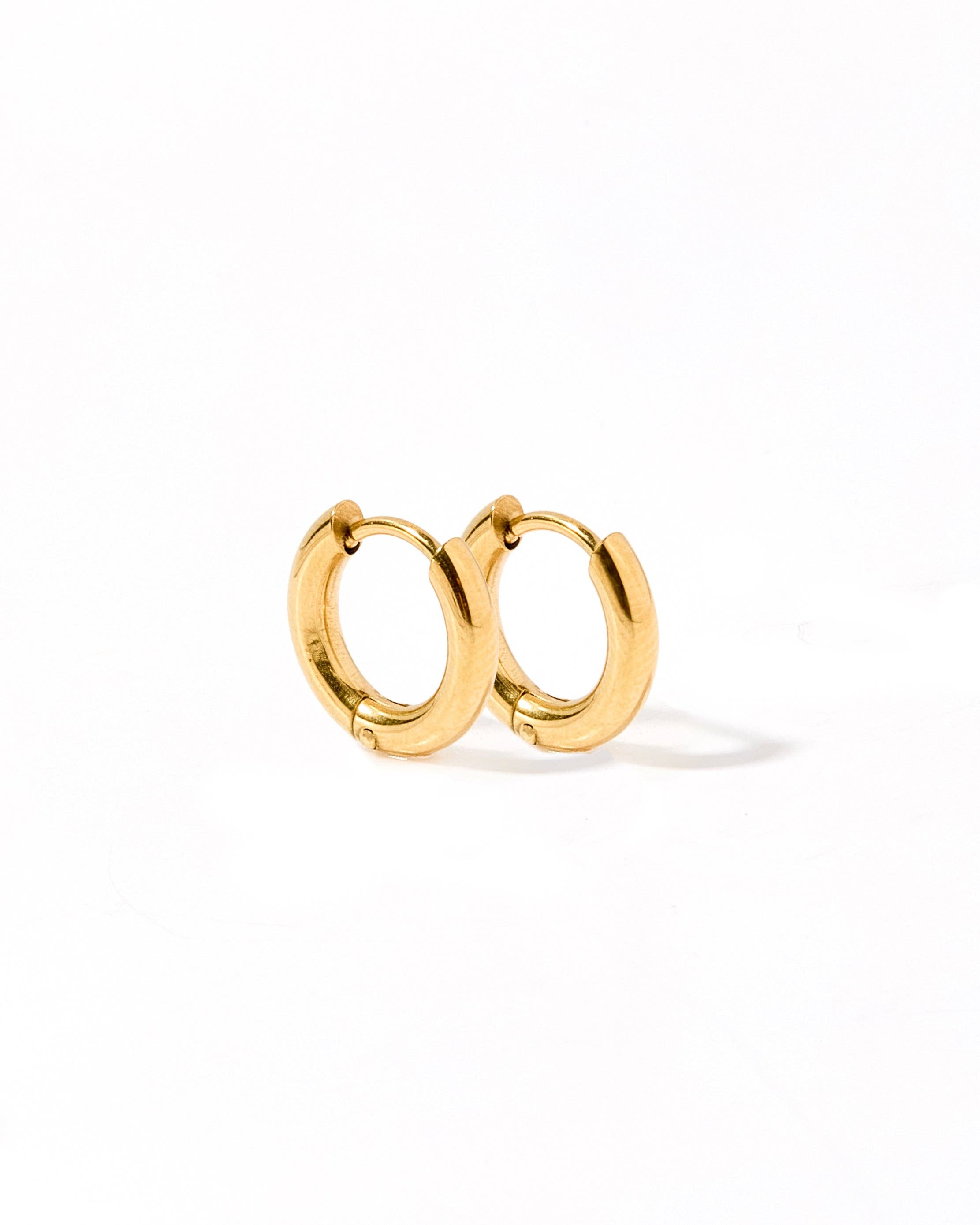 Huggie Earrings - Scarlett Hoop Gold 10mm